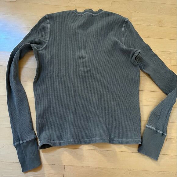 AMO Thermal Henley Tee in Tea Leaf XS - Picture 5 of 11